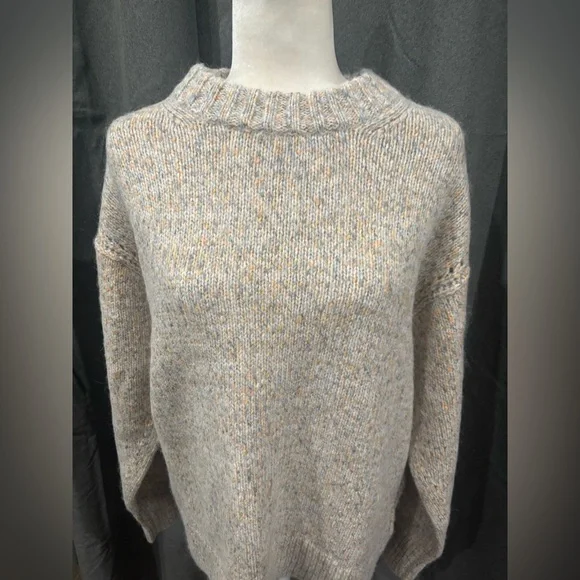 NWT J.Crew Relaxed Crewneck Pullover Sweater Wool Blend Small Gray Orange Cozy - Picture 3 of 11